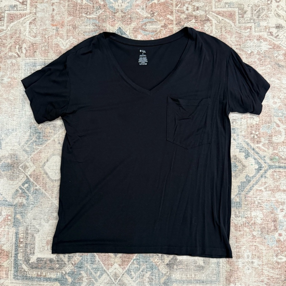 Black Kyte V Neck